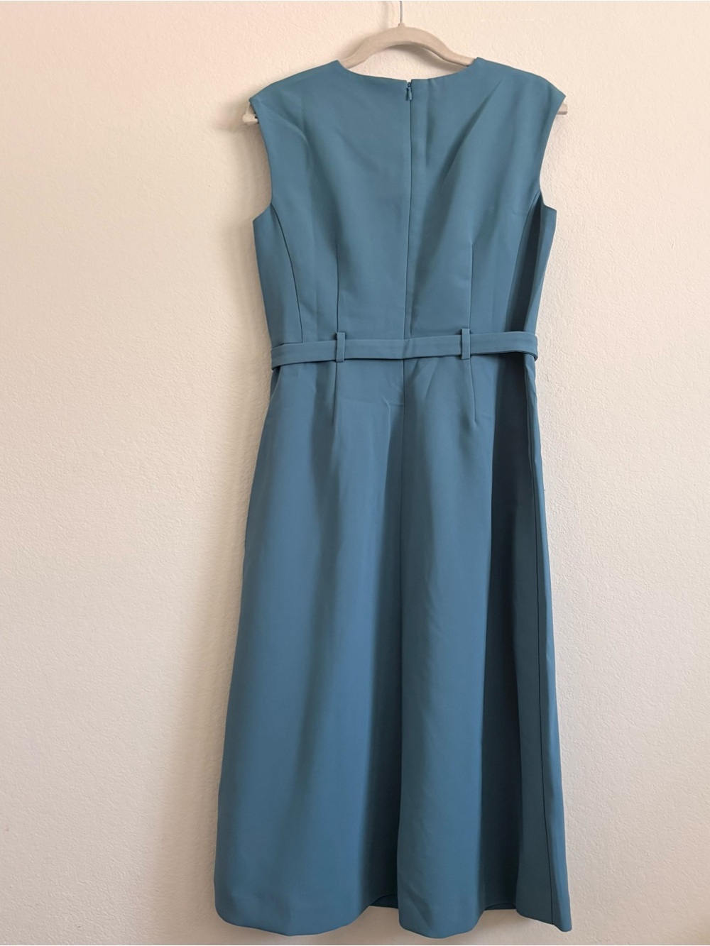 Ann Taylor The Pleated Belted Crewneck Dress in Fluid Crepe- size 4P - Picture 9 of 12
